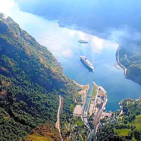 Ξενοδοχείο Marina 3*